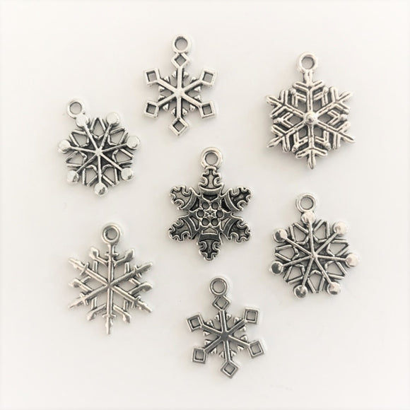 Antique Silver Snowflake Charms 15mm - 23mm (7 pcs)